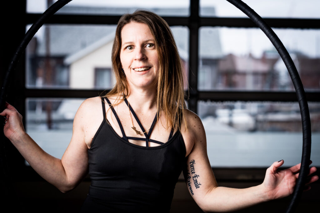 Dallas Dee headshot looking at the camera